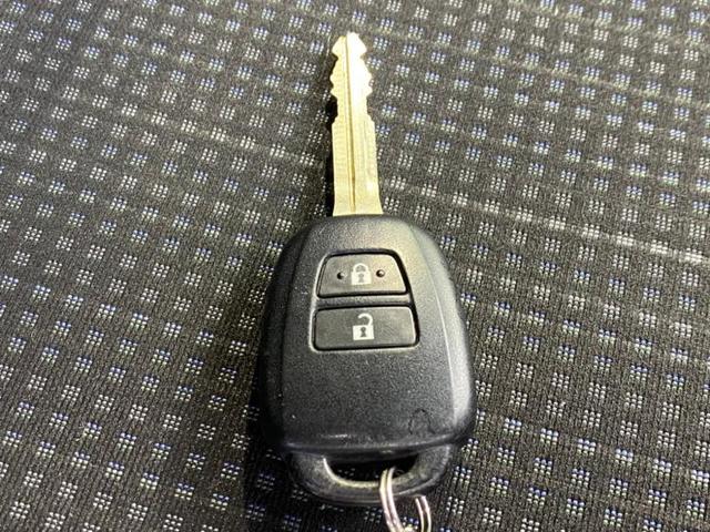 F 車線逸脱防止支援システム/ヘッドランプ HID/EBD付ABS/横滑り防止装置/エアバッグ 運転席/エアバッグ 助手席/衝突安全ボディ/パワーウインドウ/パワーステアリング/オートライト/禁煙車(18枚目)