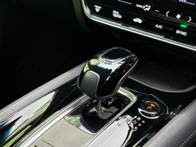 ヴェゼル ハイブリッドＺ・ホンダセンシング　純正　８インチ　ＳＤナビ／衝突安全装置／シートヒーター／車線逸脱防止支援システム／シート　ハーフレザー／ヘッドランプ　ＬＥＤ／ＥＴＣ／ＥＢＤ付ＡＢＳ／横滑り防止装置／アイドリングストップ　バックカメラ（18枚目）