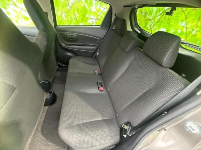ヴィッツ Ｆ　新品タイヤ／純正　ＳＤナビ／衝突安全装置／ドライブレコーダー　前後／Ｂｌｕｅｔｏｏｔｈ接続／ＥＴＣ／ＥＢＤ付ＡＢＳ／バックモニター／地上波デジタルチューナー／エアバッグ　運転席／エアバッグ　助手席（7枚目）