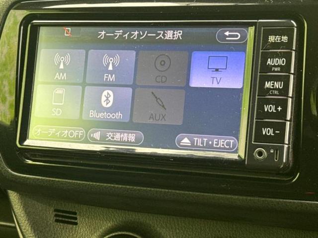 ヴィッツ Ｆ　新品タイヤ／純正　ＳＤナビ／衝突安全装置／ドライブレコーダー　前後／Ｂｌｕｅｔｏｏｔｈ接続／ＥＴＣ／ＥＢＤ付ＡＢＳ／バックモニター／地上波デジタルチューナー／エアバッグ　運転席／エアバッグ　助手席（11枚目）