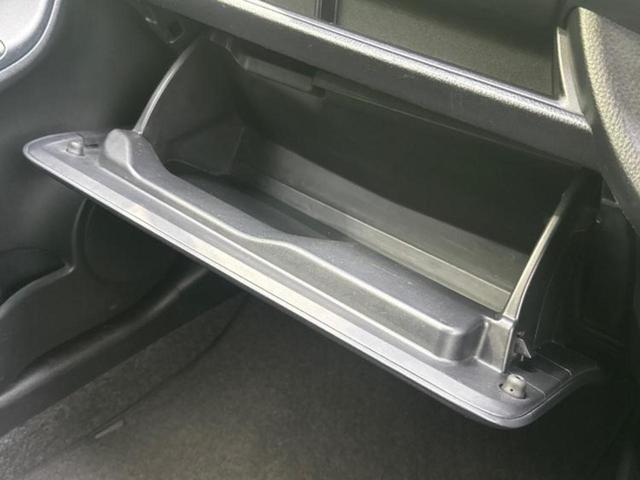 ヴィッツ Ｆ　新品タイヤ／純正　ＳＤナビ／衝突安全装置／ドライブレコーダー　前後／Ｂｌｕｅｔｏｏｔｈ接続／ＥＴＣ／ＥＢＤ付ＡＢＳ／バックモニター／地上波デジタルチューナー／エアバッグ　運転席／エアバッグ　助手席（33枚目）
