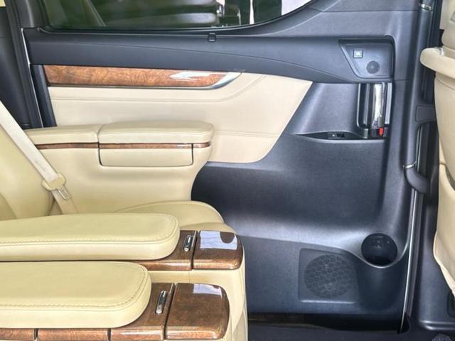 ＷＥＣＡＲＳでは各商談席に大型モニターをご用意しております！見やすい大画面でゆったりと全国の在庫をご覧いただけます！是非ご来店お待ちしております！