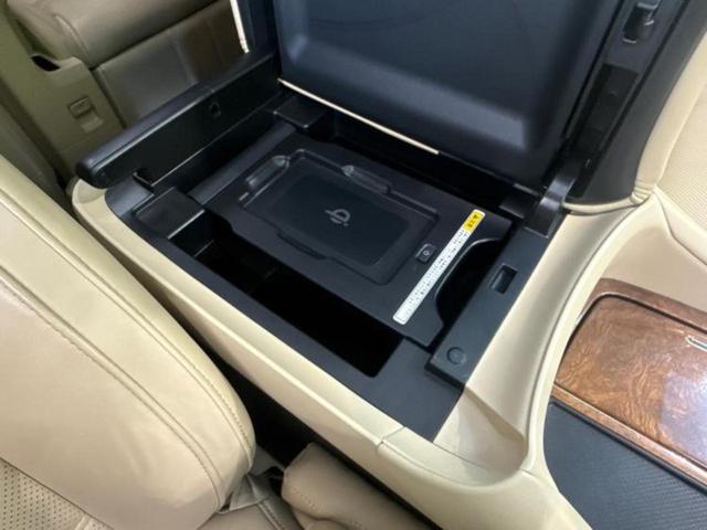 ＷＥＣＡＲＳでは各商談席に大型モニターをご用意しております！見やすい大画面でゆったりと全国の在庫をご覧いただけます！是非ご来店お待ちしております！