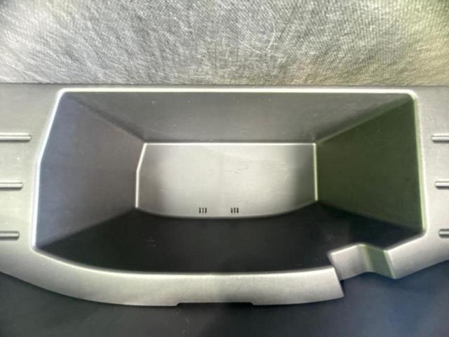 ＷＥＣＡＲＳでは各商談席に大型モニターをご用意しております！見やすい大画面でゆったりと全国の在庫をご覧いただけます！是非ご来店お待ちしております！