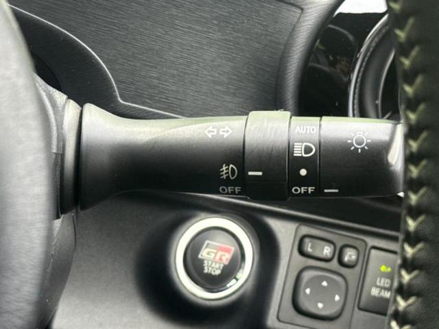 アクア Ｇ　ＧＲスポーツ・１７インチパッケージ　純正　９インチ　ＳＤナビ／衝突安全装置／車線逸脱防止支援システム／シート　ハーフレザー／ヘッドランプ　ＬＥＤ／Ｂｌｕｅｔｏｏｔｈ接続／ＥＴＣ／ＥＢＤ付ＡＢＳ／横滑り防止装置／アイドリングストップ（16枚目）