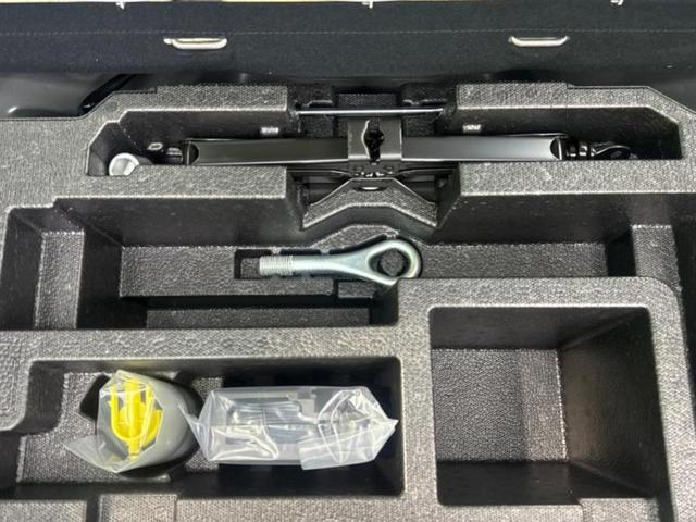 ＷＥＣＡＲＳでは各商談席に大型モニターをご用意しております！見やすい大画面でゆったりと全国の在庫をご覧いただけます！是非ご来店お待ちしております！