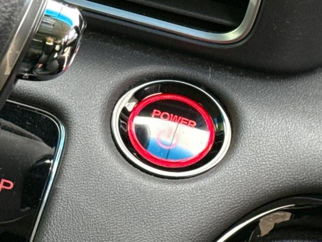 国産車から輸入車まで多様なお客様のニーズのお応えできるように、全国規模で豊富な在庫展開！車のことならＷＥＣＡＲＳへ！