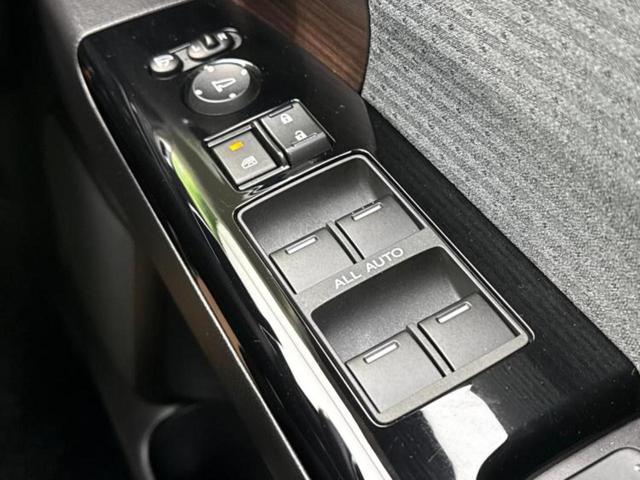 お車に合わせて無料保証以外にも、保証範囲、期間、距離を拡充させた有料保証もご用意しております！中古車の購入が初めてで不安・・・というお客様もご安心ください！