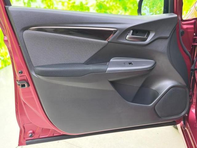 フィットハイブリッド ハイブリッド・Sホンダセンシング 新品タイヤ/純正エアロ/純正 SDナビ/ヘッドランプ LED/ETC/EBD付ABS/横滑り防止装置/アイドリングストップ/フルセグTV/エアバッグ 運転席/エアバッグ 助手席/エアバッグ サイド(22枚目)