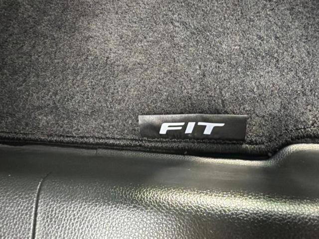 フィットハイブリッド ハイブリッド・Sホンダセンシング 新品タイヤ/純正エアロ/純正 SDナビ/ヘッドランプ LED/ETC/EBD付ABS/横滑り防止装置/アイドリングストップ/フルセグTV/エアバッグ 運転席/エアバッグ 助手席/エアバッグ サイド(44枚目)