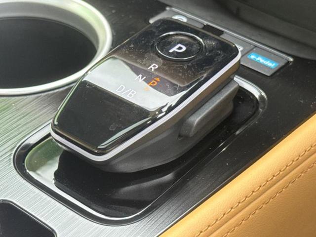 エクストレイル 4WD G e-4ORCE 新品タイヤ/サンルーフ/BOSE/保証書/純正 SDナビ/インテリジェントルームミラー/衝突安全装置/シートヒーター/アラウンドビューモニター/車線逸脱防止支援システム/シート 合皮/プロパイロット(18枚目)