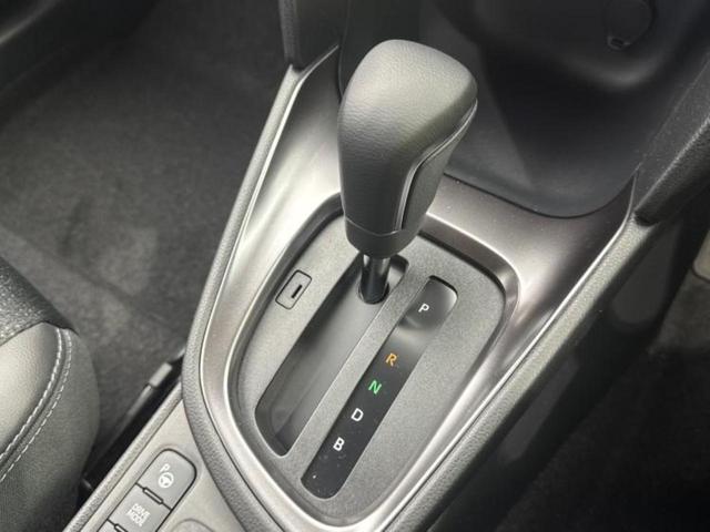 ヤリスクロス ハイブリッドZ 保証書/ディスプレイオーディオ+ナビ8インチ/トヨタセーフティセンス/シートヒーター 前席/パノラミックビューモニター/車線逸脱防止支援システム/登録済未使用車/ヘッドランプ LED 全周囲カメラ(27枚目)