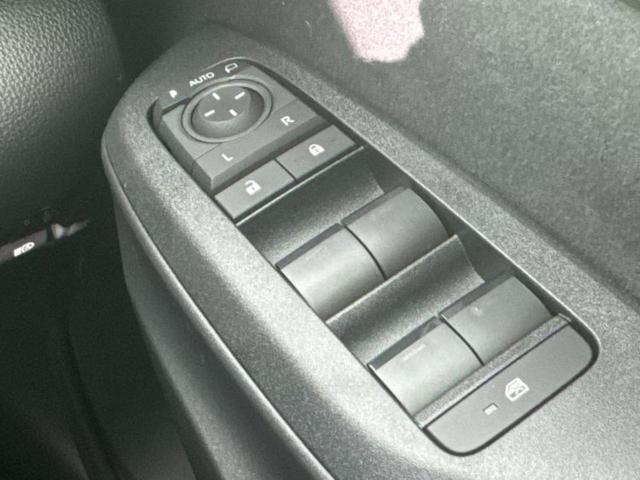 ヤリスクロス ハイブリッドZ 保証書/ディスプレイオーディオ+ナビ8インチ/トヨタセーフティセンス/シートヒーター 前席/パノラミックビューモニター/車線逸脱防止支援システム/登録済未使用車/ヘッドランプ LED 全周囲カメラ(30枚目)