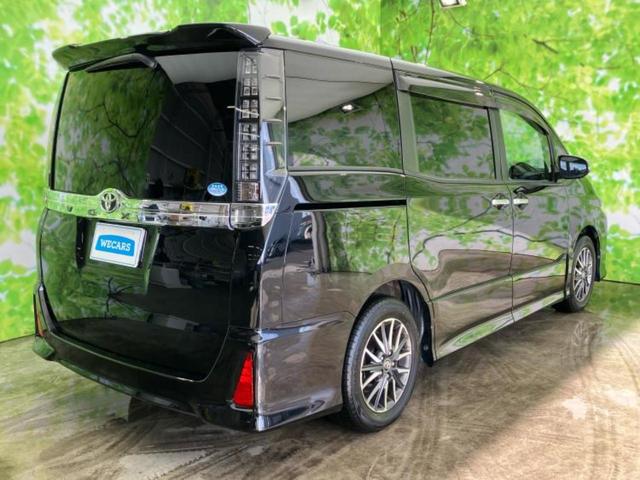 ヴォクシー ＺＳキラメキ２　保証書／社外　９インチ　ＳＤナビ／フリップダウンモニター　社外　１０．１インチ／衝突安全装置／両側電動スライドドア／車線逸脱防止支援システム／ドライブレコーダー　社外／ヘッドランプ　ＬＥＤ　ＤＶＤ再生（3枚目）