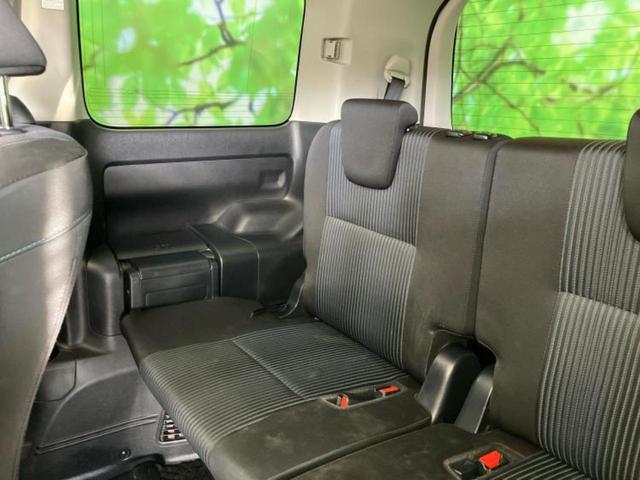 ヴォクシー ＺＳキラメキ２　保証書／社外　９インチ　ＳＤナビ／フリップダウンモニター　社外　１０．１インチ／衝突安全装置／両側電動スライドドア／車線逸脱防止支援システム／ドライブレコーダー　社外／ヘッドランプ　ＬＥＤ　ＤＶＤ再生（19枚目）