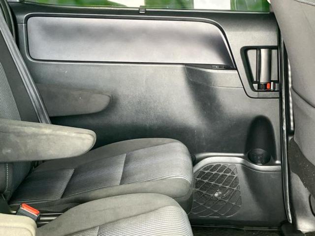 ヴォクシー ＺＳキラメキ２　保証書／社外　９インチ　ＳＤナビ／フリップダウンモニター　社外　１０．１インチ／衝突安全装置／両側電動スライドドア／車線逸脱防止支援システム／ドライブレコーダー　社外／ヘッドランプ　ＬＥＤ　ＤＶＤ再生（25枚目）