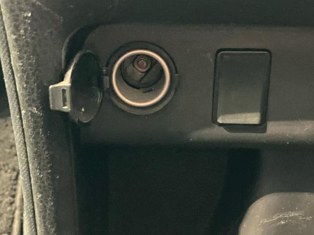 ヴォクシー ＺＳキラメキ２　保証書／社外　９インチ　ＳＤナビ／フリップダウンモニター　社外　１０．１インチ／衝突安全装置／両側電動スライドドア／車線逸脱防止支援システム／ドライブレコーダー　社外／ヘッドランプ　ＬＥＤ　ＤＶＤ再生（42枚目）