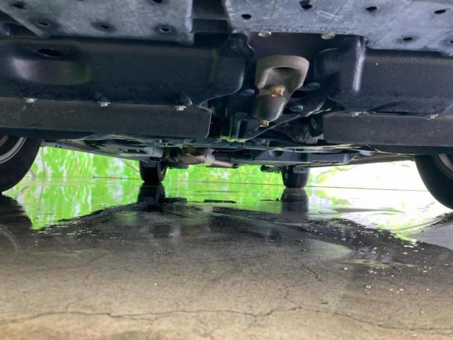 ヴォクシー ＺＳキラメキ２　保証書／社外　９インチ　ＳＤナビ／フリップダウンモニター　社外　１０．１インチ／衝突安全装置／両側電動スライドドア／車線逸脱防止支援システム／ドライブレコーダー　社外／ヘッドランプ　ＬＥＤ　ＤＶＤ再生（46枚目）