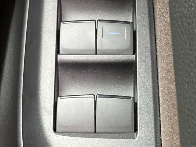 ヤリスクロス ハイブリッドZ 純正エアロ/保証書/ディスプレイオーディオ+ナビ8インチ/衝突安全装置/シートヒーター/パノラミックビューモニター/車線逸脱防止支援システム/シート ハーフレザー/電動バックドア 衝突被害軽減システム(32枚目)