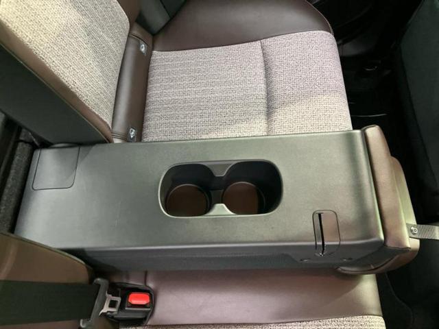 ヤリスクロス ハイブリッドZ 純正エアロ/保証書/ディスプレイオーディオ+ナビ8インチ/衝突安全装置/シートヒーター/パノラミックビューモニター/車線逸脱防止支援システム/シート ハーフレザー/電動バックドア 衝突被害軽減システム(35枚目)