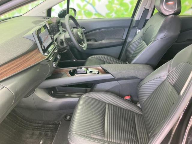 オーラ Ｇレザーエディション　新品タイヤ／ＢＯＳＥ／保証書／ディスプレイオーディオ＋ナビ９インチ／インテリジェントルームミラー／衝突安全装置／全方位モニター／車線逸脱防止支援システム／シート　フルレザー　革シート　全周囲カメラ（6枚目）