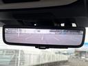 WECARSの展示場では実際に見て、触ってお車をお選びいただけます!知識の豊富な営業スタッフが様々なカーライフをご提案いたします!