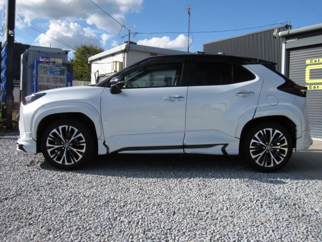 ヤリスクロス ハイブリッドＺ　モデリスタエアロ　衝突軽減ブレーキ　Ｂｌｕｅｔｏｏｔｈ　フルセグテレビ　バックカメラ　ＥＴＣ　クルーズコントロール　３６０度＋リアカメラドライブレコーダー　プッシュスタート　スマートキー（12枚目）