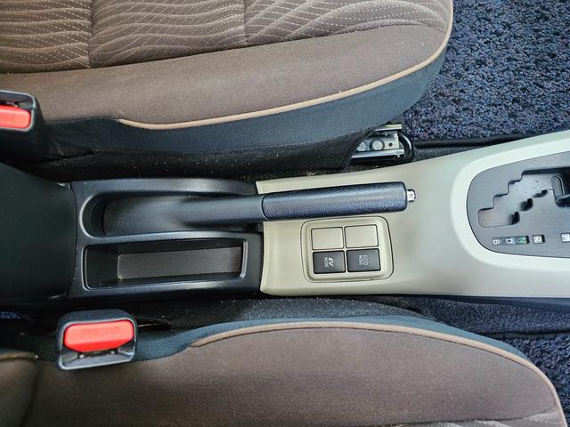 アクア G 社外15インチアルミホイール 社外メモリーナビ フルLED化 フルセグTV Bluetooth CD/DVD スマートキー プッシュスタート オートエアコン オートライト(9枚目)