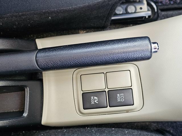 アクア G 社外15インチアルミホイール 社外メモリーナビ フルLED化 フルセグTV Bluetooth CD/DVD スマートキー プッシュスタート オートエアコン オートライト(10枚目)