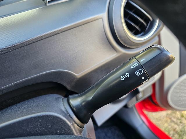 アクア G 社外15インチアルミホイール 社外メモリーナビ フルLED化 フルセグTV Bluetooth CD/DVD スマートキー プッシュスタート オートエアコン オートライト(16枚目)