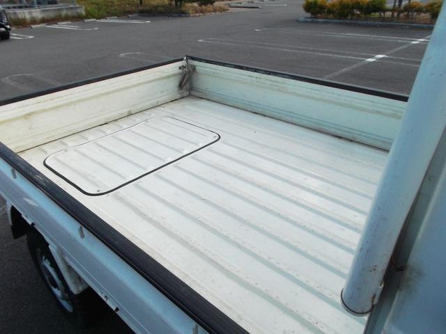 サンバートラック ＴＢ　５速マニュアル　４ＷＤ（14枚目）