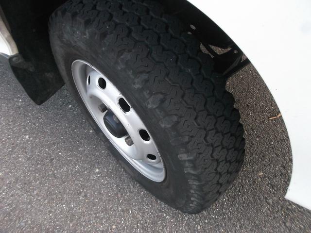 サンバートラック ＴＢ　５速マニュアル　４ＷＤ（16枚目）