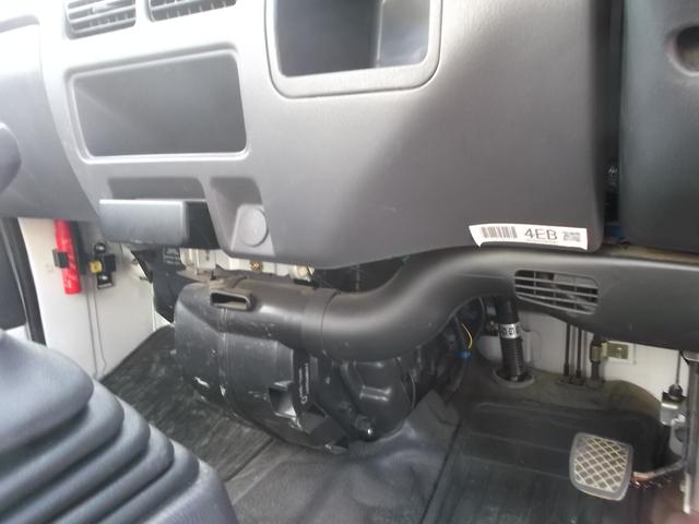 サンバートラック ＴＢ　５速マニュアル　４ＷＤ（24枚目）