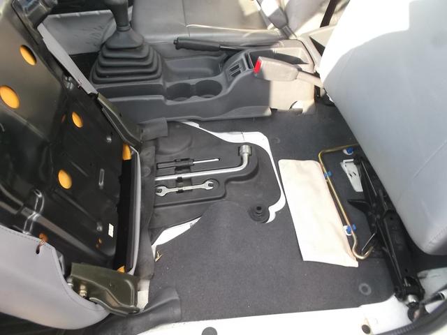 サンバートラック ＴＢ　５速マニュアル　４ＷＤ（31枚目）