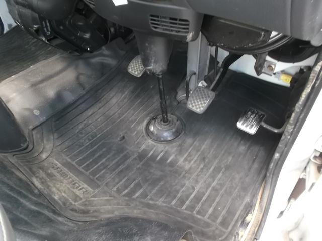サンバートラック ＴＢ　５速マニュアル　４ＷＤ（32枚目）