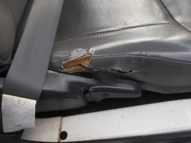 サンバートラック ＴＢ　５速マニュアル　４ＷＤ（34枚目）