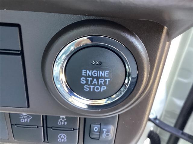 エンジン始動も楽チンです。イチイチ鍵を出す手間も無くなりますよ。