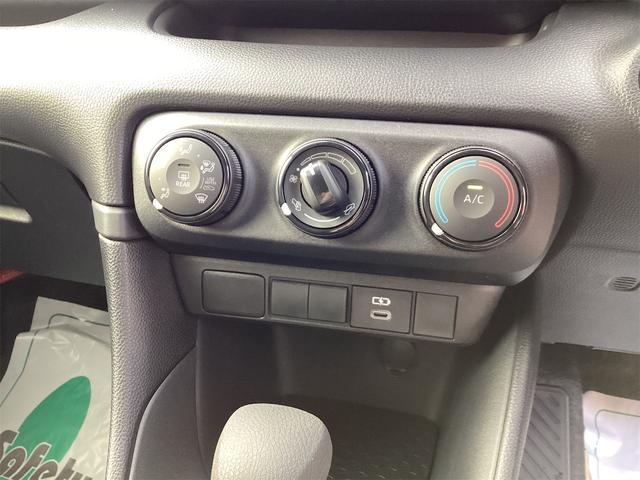 ヤリス X バックカメラ クリアランスソナー 衝突被害軽減システム オートマチックハイビーム キーレスエントリー 電動格納ミラー CVT 盗難防止システム 衝突安全ボディ ABS ESC エアコン(7枚目)