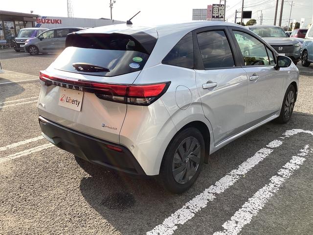 ノート Ｓ　クリアランスソナー　衝突被害軽減システム　オートマチックハイビーム　オートライト　スマートキー　電動格納ミラー　ＣＶＴ　盗難防止システム　衝突安全ボディ　ＡＢＳ　ＥＳＣ　ＣＤ　ＵＳＢ（14枚目）