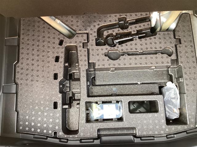 ノート Ｓ　クリアランスソナー　衝突被害軽減システム　オートマチックハイビーム　オートライト　スマートキー　電動格納ミラー　ＣＶＴ　盗難防止システム　衝突安全ボディ　ＡＢＳ　ＥＳＣ　ＣＤ　ＵＳＢ（55枚目）