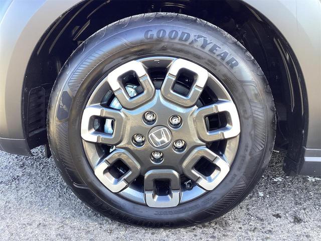 フリード e:HEVクロスター ブラインドスポットモニター オートクルーズコントロール レーンアシスト 衝突被害軽減システム 両側電動スライドドア オートライト LEDヘッドランプ スマートキー 電動格納ミラー シートヒーター(62枚目)