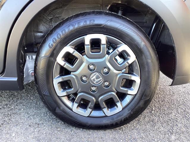 フリード e:HEVクロスター ブラインドスポットモニター オートクルーズコントロール レーンアシスト 衝突被害軽減システム 両側電動スライドドア オートライト LEDヘッドランプ スマートキー 電動格納ミラー シートヒーター(63枚目)