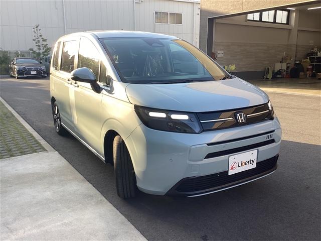 フリード エアー EX クリアランスソナー オートクルーズコントロール 両側スライドドア LEDヘッドランプ スマートキー CVT アルミホイール 盗難防止システム 衝突安全ボディ ABS ESC エアコン(7枚目)