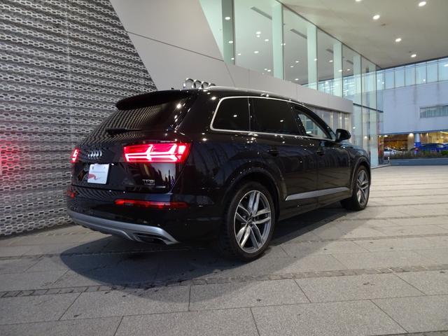 Q7 認定中古車 禁煙車 修復歴無 マトリクスLED アダプティブエアサス 5ツインスポークマットチタングレー21インチ 3列目シート サラウンドビュー バーチャルコックピット カープレイ(9枚目)