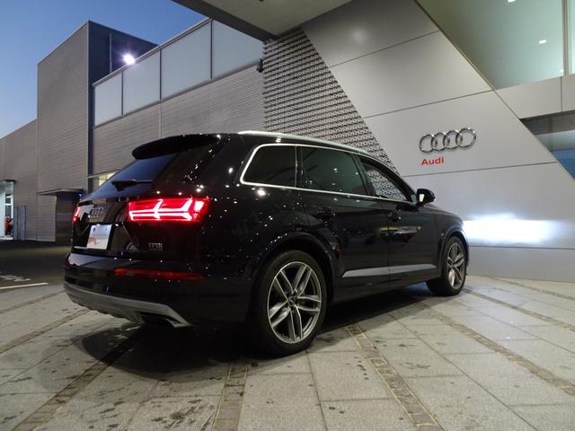 Q7 認定中古車 禁煙車 修復歴無 マトリクスLED アダプティブエアサス 5ツインスポークマットチタングレー21インチ 3列目シート サラウンドビュー バーチャルコックピット カープレイ(56枚目)