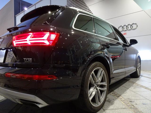 Q7 認定中古車 禁煙車 修復歴無 マトリクスLED アダプティブエアサス 5ツインスポークマットチタングレー21インチ 3列目シート サラウンドビュー バーチャルコックピット カープレイ(60枚目)