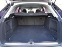 ■ラゲッジルーム　大容量のラゲッジルームはそのままでも実用に申し分ない広さを確保してありますが、リアシートを倒すと広大なカーゴスペースとなり、様々なライフシーンで活躍してくれます。