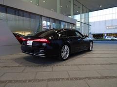 視認しやすいＬＥＤライトの光により後方からの安全はもちろん、車種によってのＬＥＤデザインが違いますので安全性と個性の両立をしております。 5