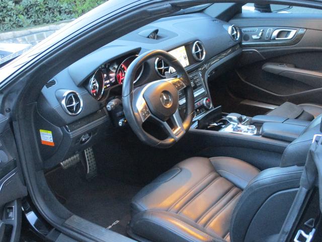 ＳＬ ＳＬ６３　ＡＭＧ　ＳＬ６３　ＡＭＧ（２名）／ハーマンカードン／本革エアーシート／？記録簿付き／エアスカーフ／ＢＳＭ／レーダーブレーキサポート／メモリーシート／純正おＨＤＤナビ／ＴＶ／ＢＴ／ステアリング連動バックカメラ／（22枚目）