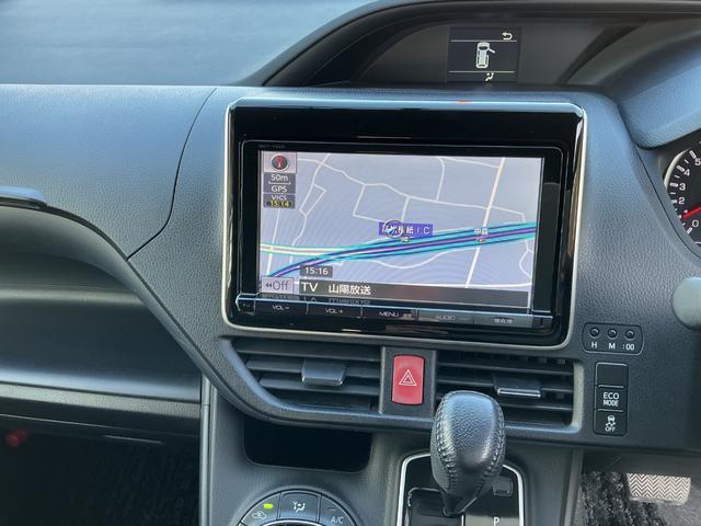 ヴォクシー ZS 純正9インチナビ/バックカメラ/前後ドラレコ/ETC(12枚目)